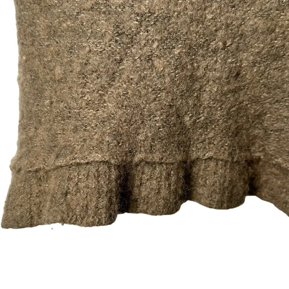 Free People Alpaca Blend V Neck Sweater Taupe Size XS Soft Fuzzy Boho Ruffle Hem - Picture 3 of 8